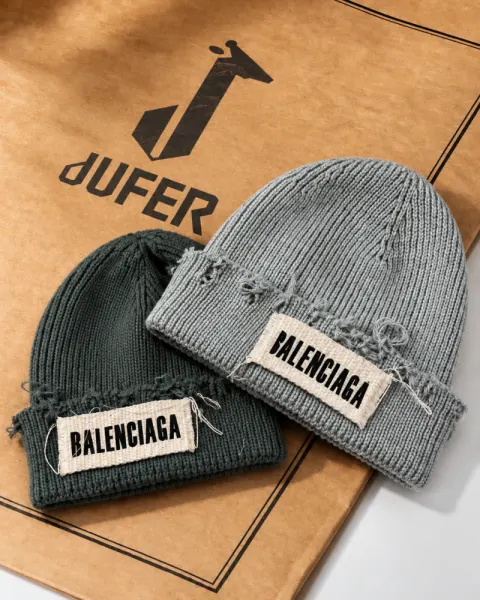 کلاه بافت لبه زاپ مارک دارBALENCIAGA